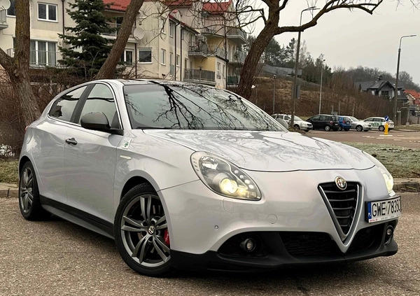 Alfa Romeo Giulietta cena 55900 przebieg: 197950, rok produkcji 2014 z Gdańsk małe 277